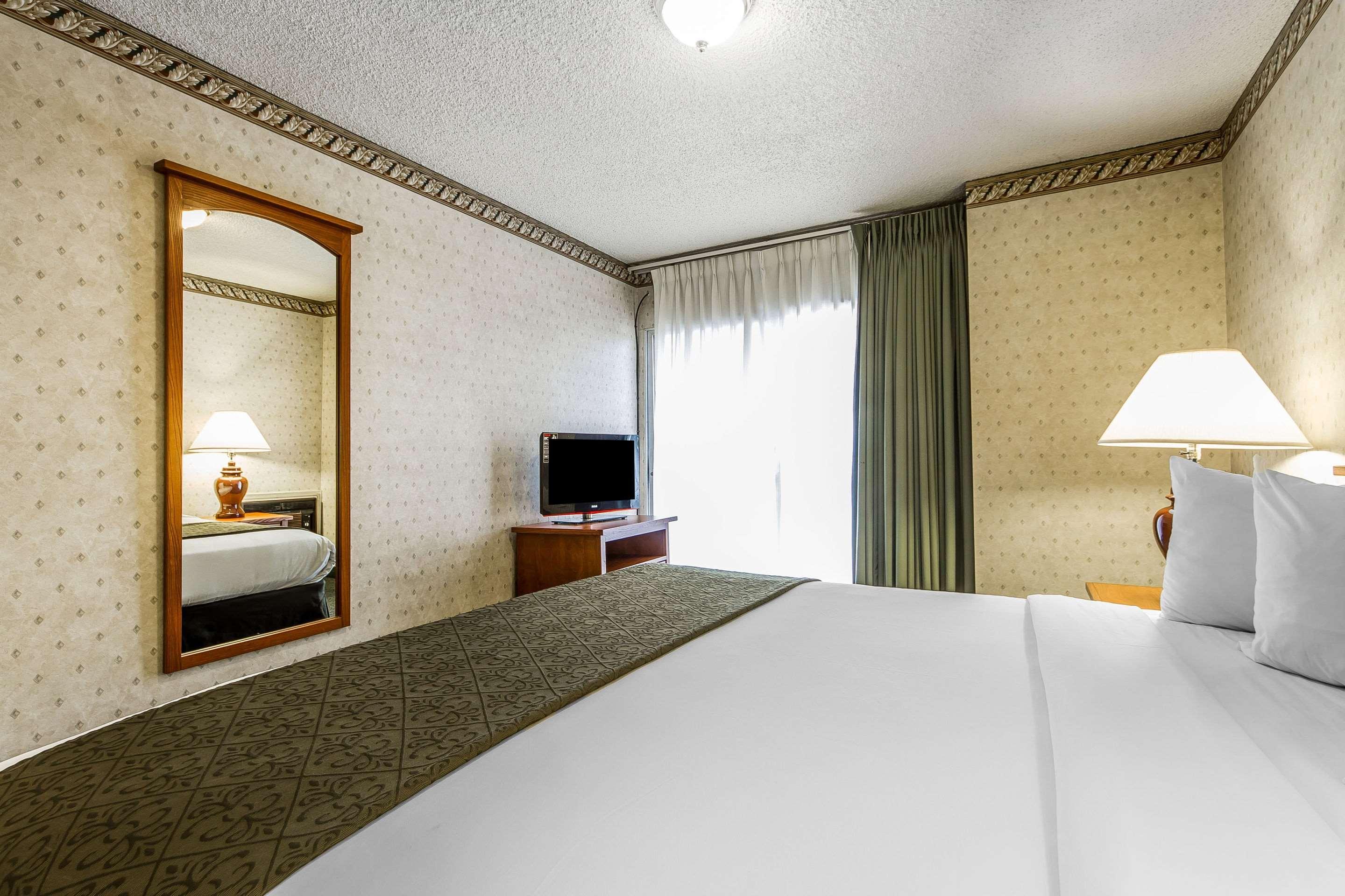 Quality Inn & Suites Silicon Valley Santa Clara Exterior foto